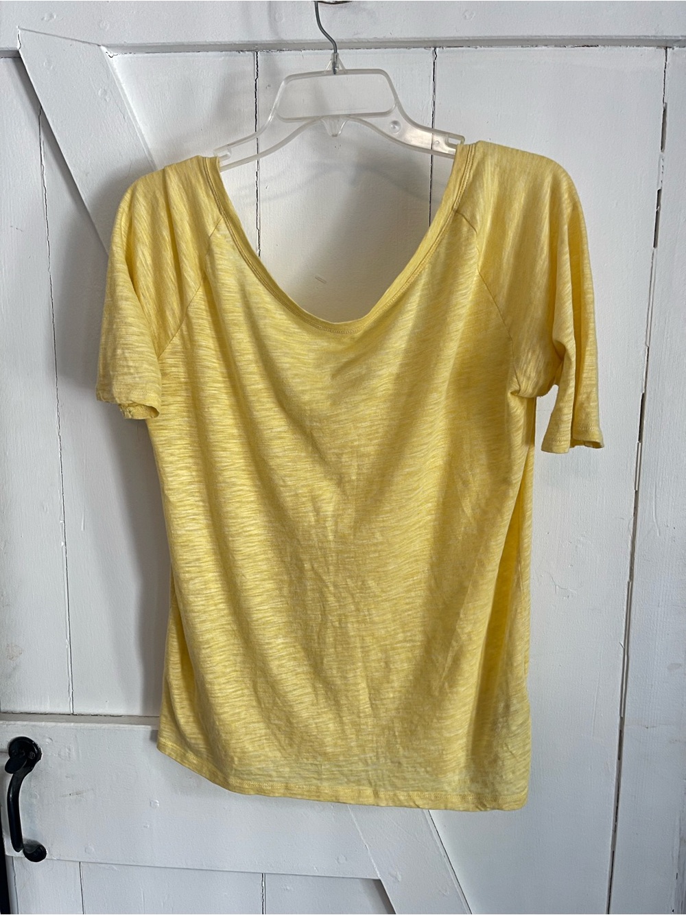 SALE 3/$15 GAP Lightweight Yellow Scoop Neck Short Sleeve Tee